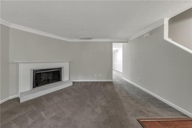 Photo - 1008 Huntington Trce SE