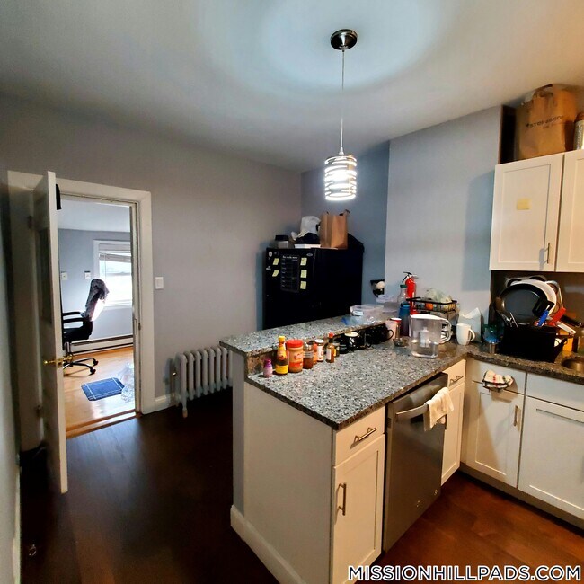 Photo - 846 Huntington Ave Unit 3