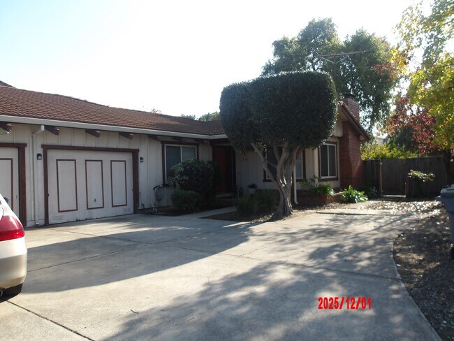 Building Photo - 834 Van Dyck Ct