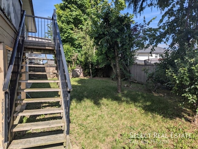 Photo - 31033 Upper MacLure Rd