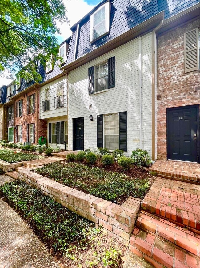 Building Photo - 361 N Post Oak Ln Unit 134 Rental