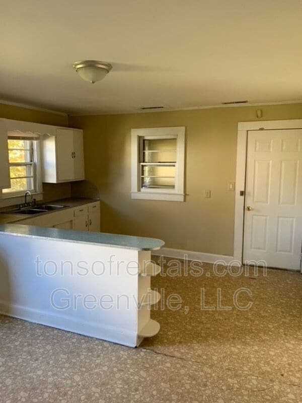 205 Curry St