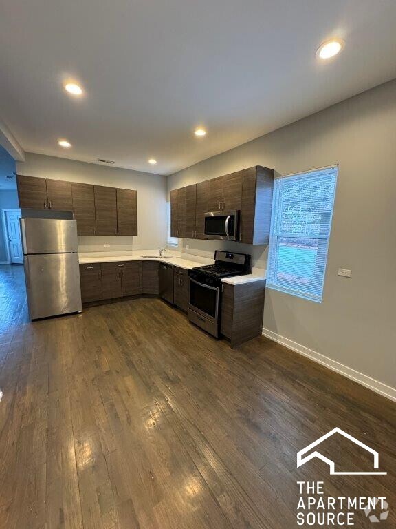 Building Photo - 2750 W Cermak Rd Unit 2R Rental