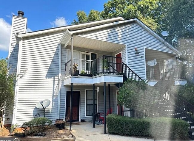 Photo - 715 Windchase Ln