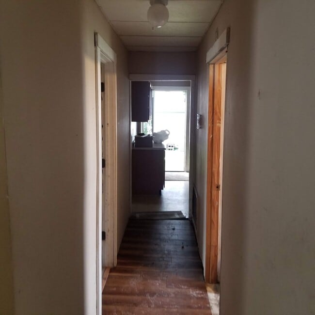 Hallway - 619 S 4th St