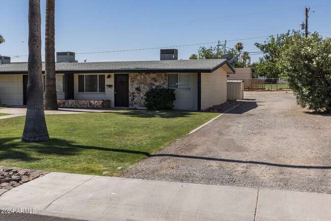 Photo - 7025 E Wilshire Dr