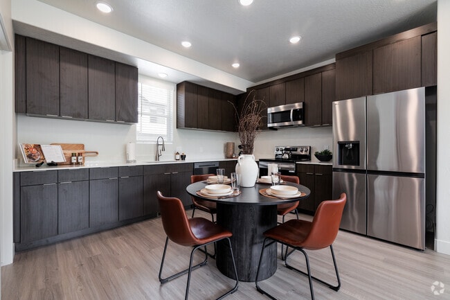 2BR, 2.5BA - 1,291SF - Dining Room/Kitchen