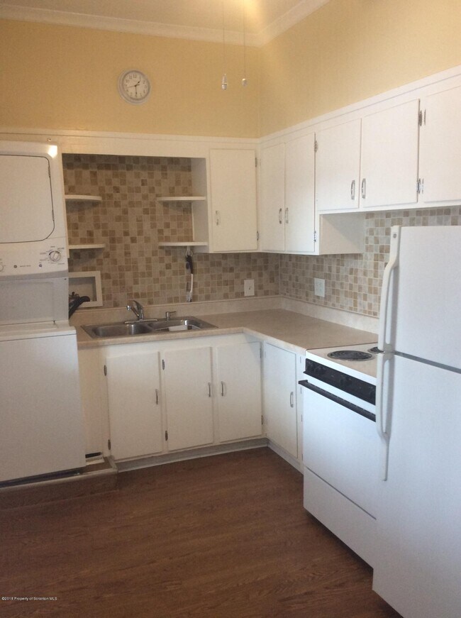 Photo - 624-624 N Main St