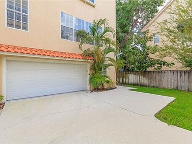 Photo - Private Townhouse in Heart of South Tampa