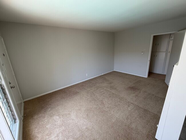 154 N Pass Ave