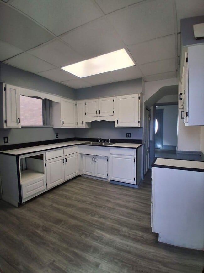 Photo - 2 Bedroom 1 Bath Renovated Apartment Unit 1