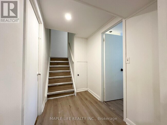 Photo - 15 Nymark Ave