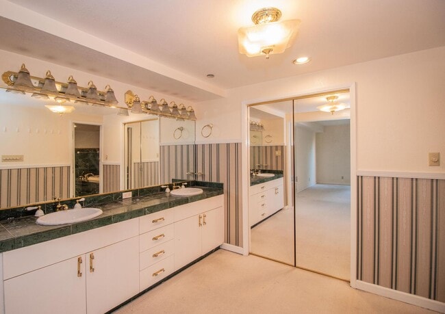 Photo - 101 Lombard St