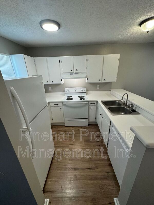 Photo - 1642 Eagles Pl