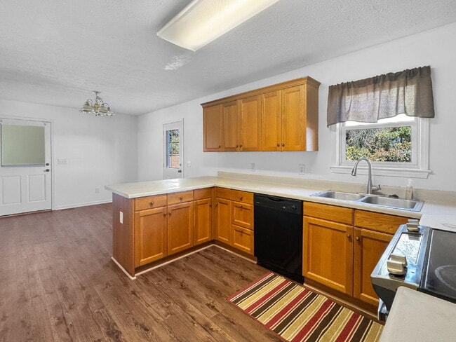 Photo - Spacious 3-Bedroom with Bonus Room in Lula