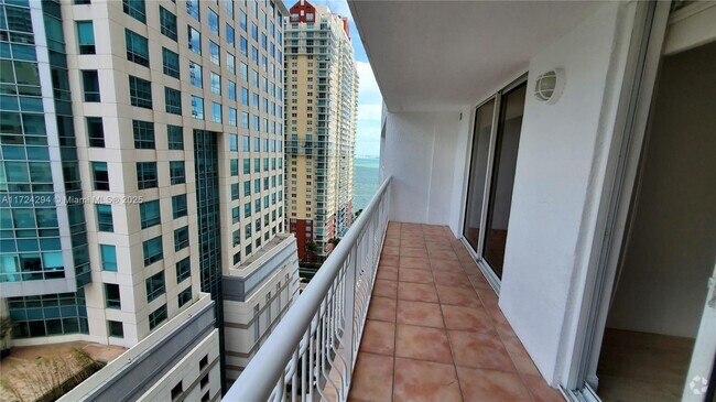 Building Photo - 1200 Brickell Bay Dr Unit 1922 Rental