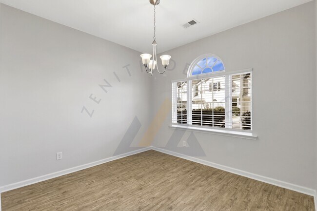 Photo - 206 Plumgrass Way