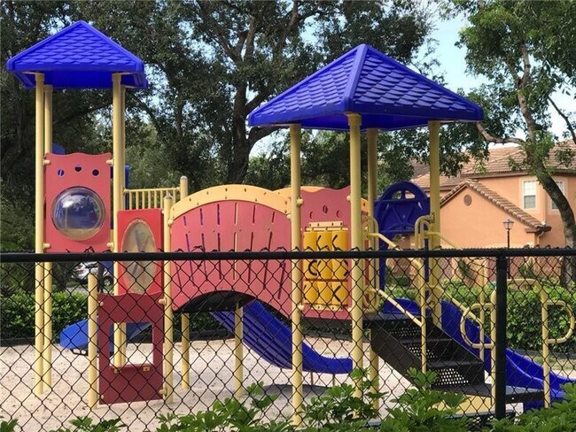 Photo - 1489 Barcelona Way