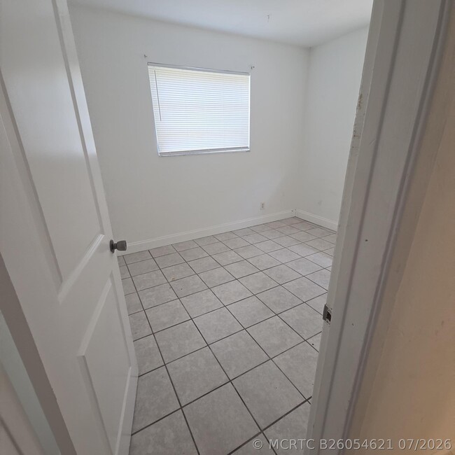 160 NW 15th Pl