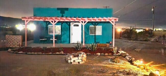 Building Photo - Sweet 1 bedroom 1 bath in 29 Palms Rental