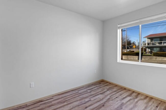 Photo - 435 SE Barrington Dr Unit #206 ^[21007233]