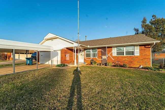Building Photo - 3 Bedroom Home with 2-Car Garage and Covered Parking