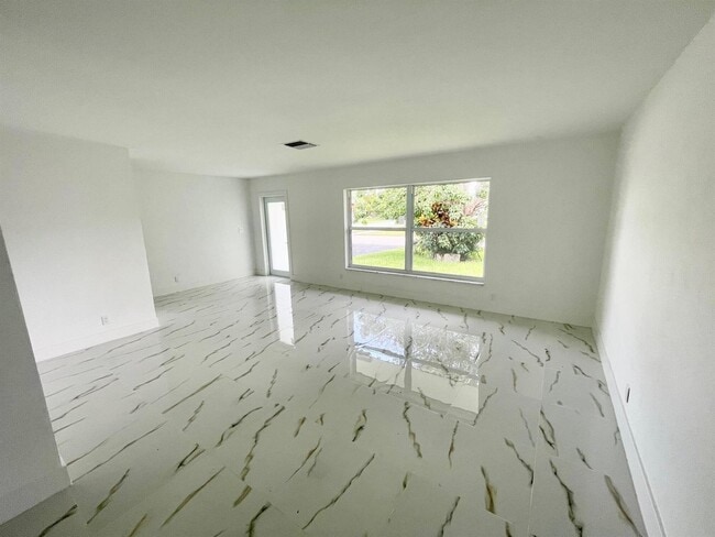 Photo - 6606 NW 95th Ave