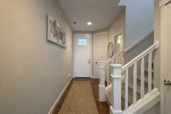 Photo - 34202 SE Ash St