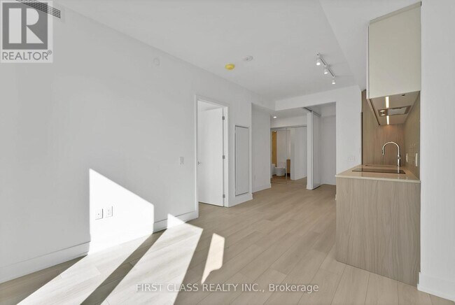 Photo - 36 Olive Ave Unité 901