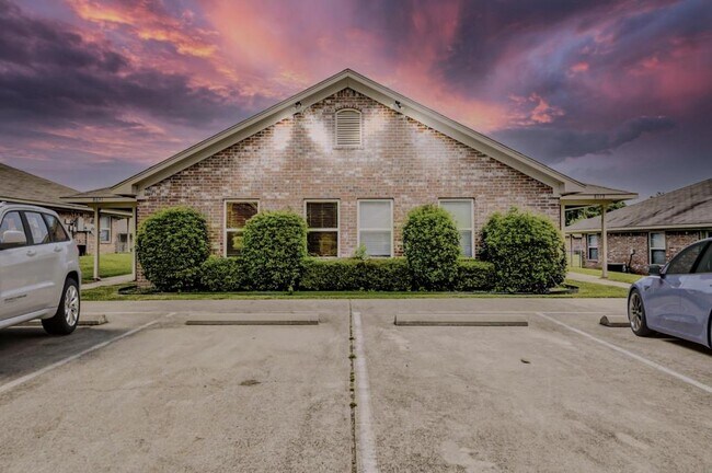 Photo - 8911 Mansion Creek Cir