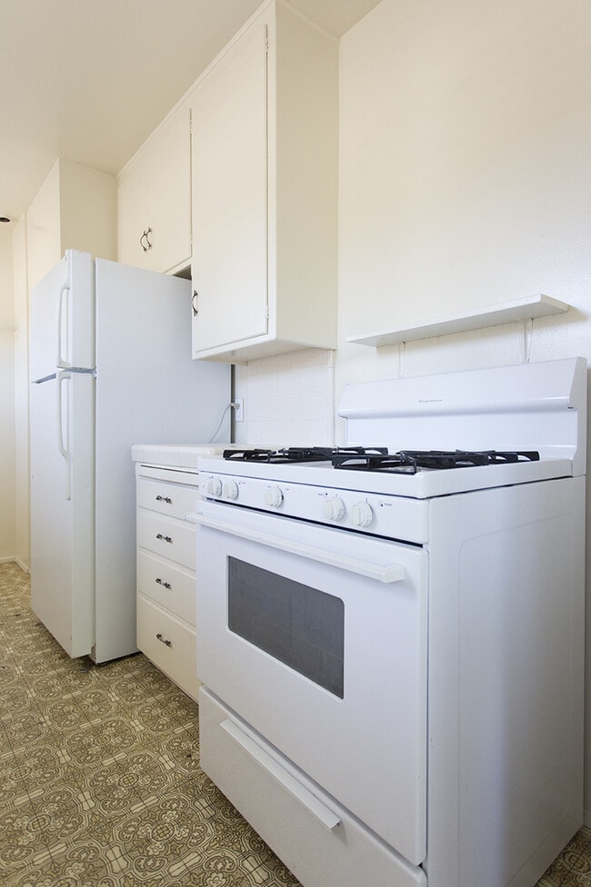 Photo - *OPEN HOUSE: 10/25 10-11AM* Upstairs 1BR i... Unit 1511