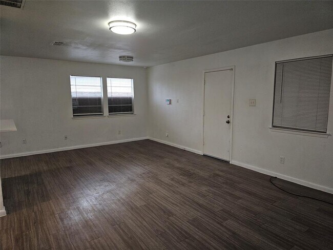 Photo - 7300 Bennett Ave