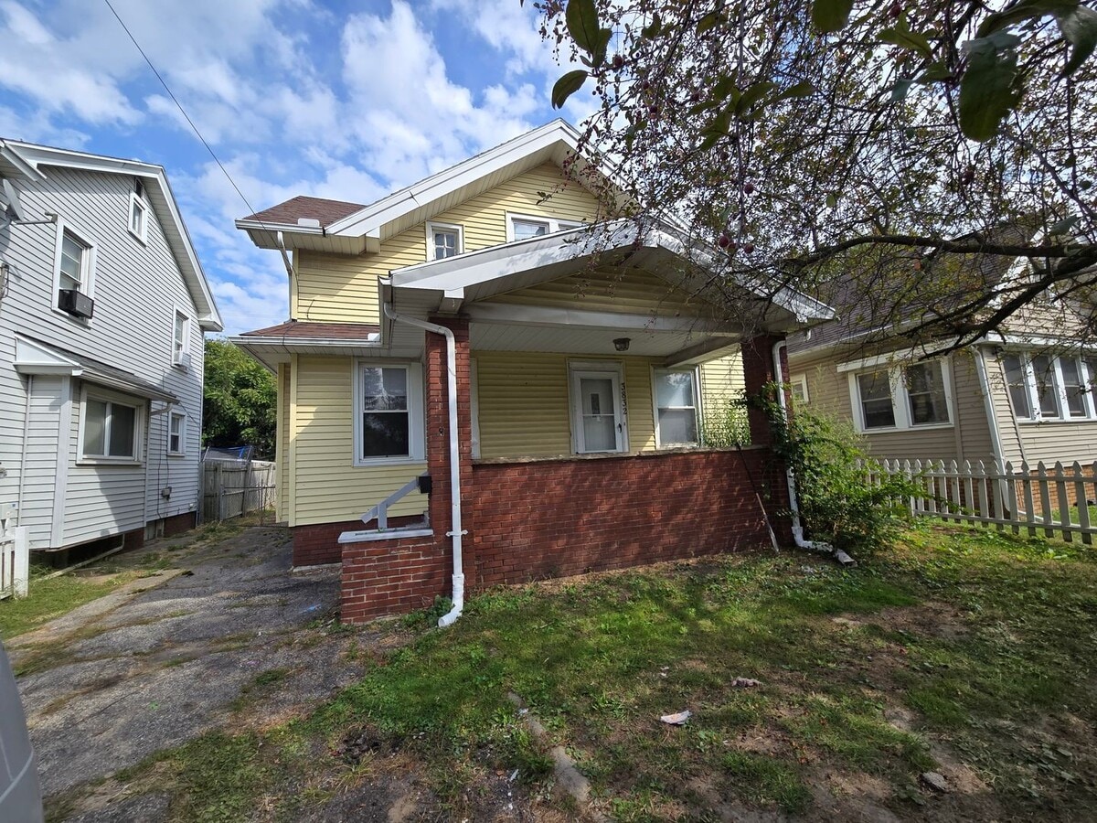 3 Bedroom House - 3 Bedroom House