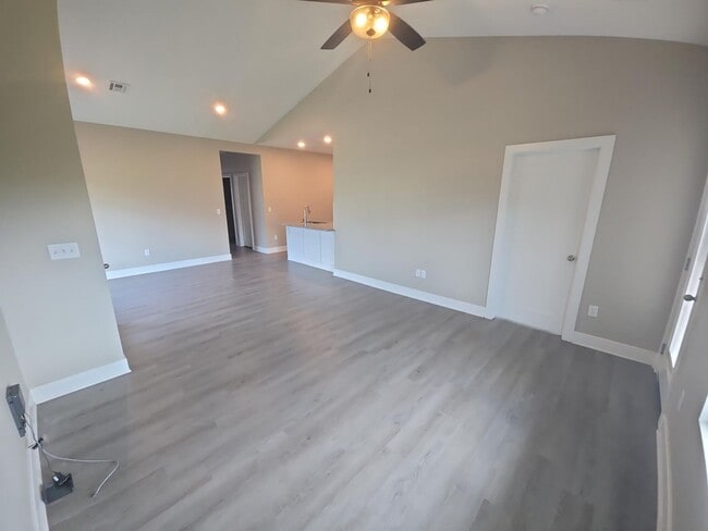 Photo - 2701/03 Greenleaf Unit 2701 Greenleaf Cir