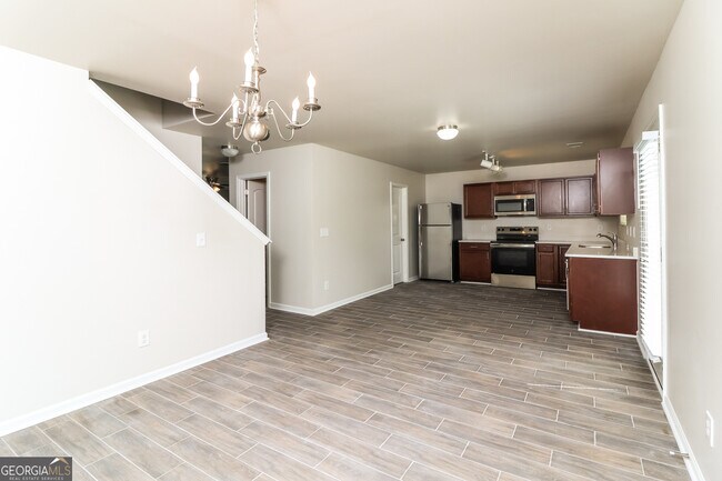 Photo - 404 Scenic View Ct