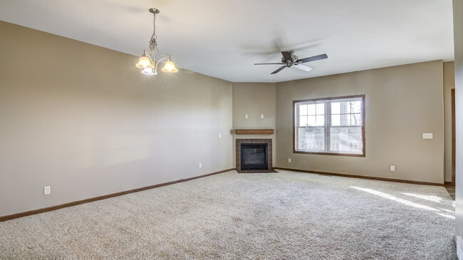 Photo - 956 Parkland Dr