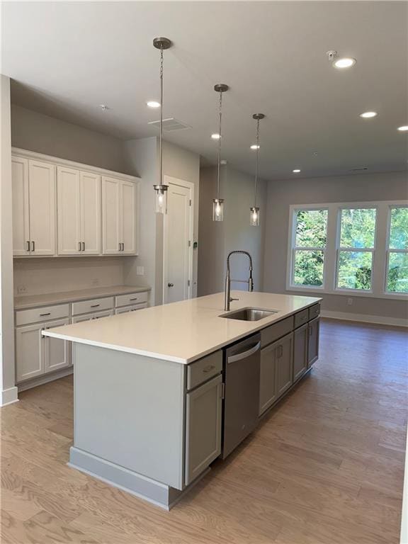 Photo - 2637 Camphor Xing