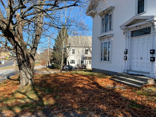 Front yard 34 O'Brien Ave. - 34 Obrien Ave Unit 1
