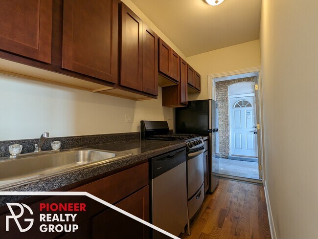 Photo - 949 W Cornelia Ave Unit 3B