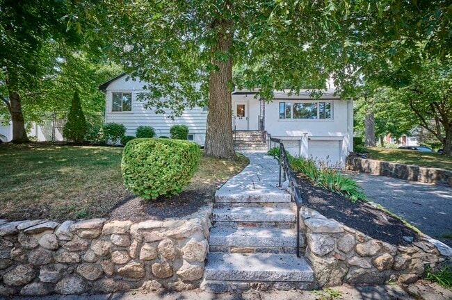 Photo - 60 Brookline St