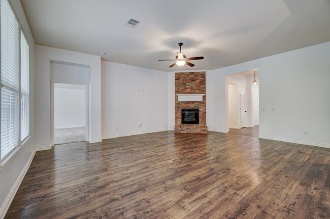 Photo - 3900 Sierra Vista Way Apartamento