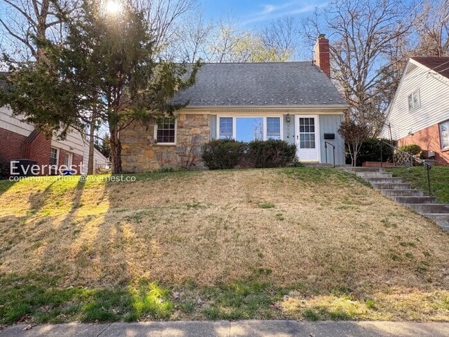 Building Photo - 3004 Parkway