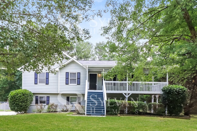 Photo - 98 Silverthorne Pl