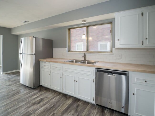 Photo - 5116-20 Unit 201