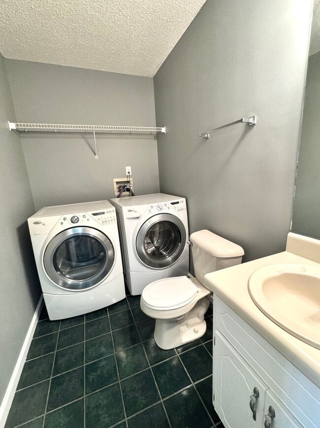 Photo - 104 Pineridge Dr