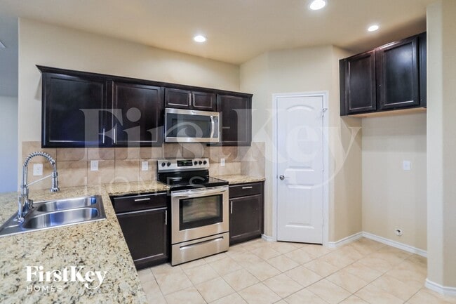 Photo - 522 Cantebury Park Ln