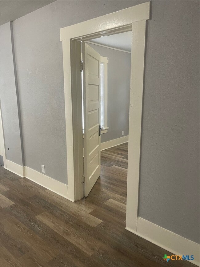 Photo - 205 E Kingsbury St