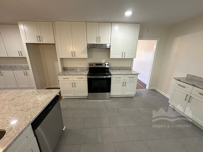 Photo - 108 N Highland St