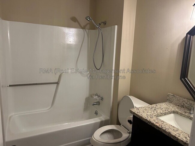 Photo - 1045 Vineyard Rd Unidad A