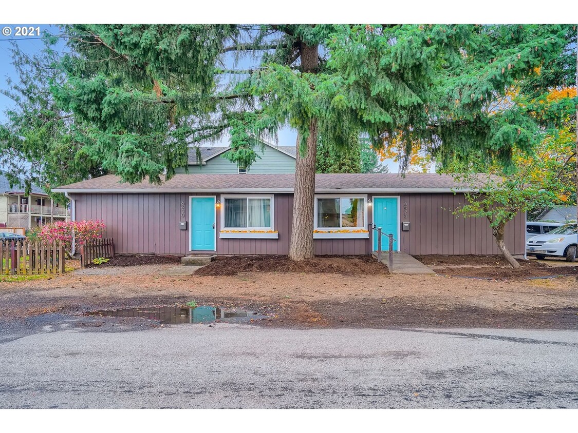 Photo - 6428 SE Schiller St (Portland, OR)